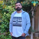 تیشرت طرح فروهر و چوقا - تصویر 3